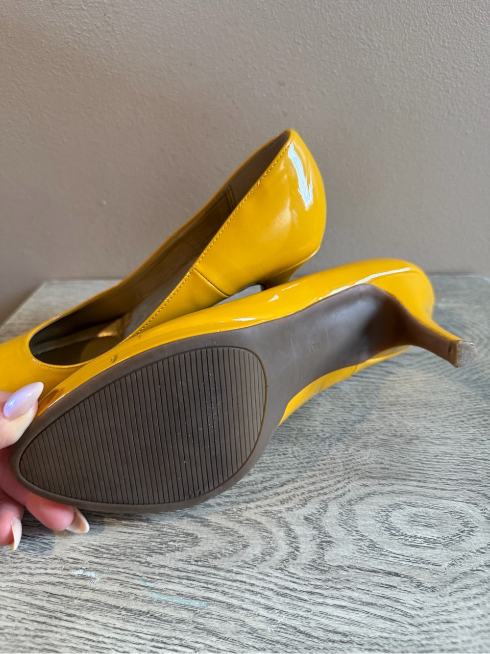Kelly & Katie Glossy Mustard Yellow Patent Heel Pumps - Picture 5 of 9